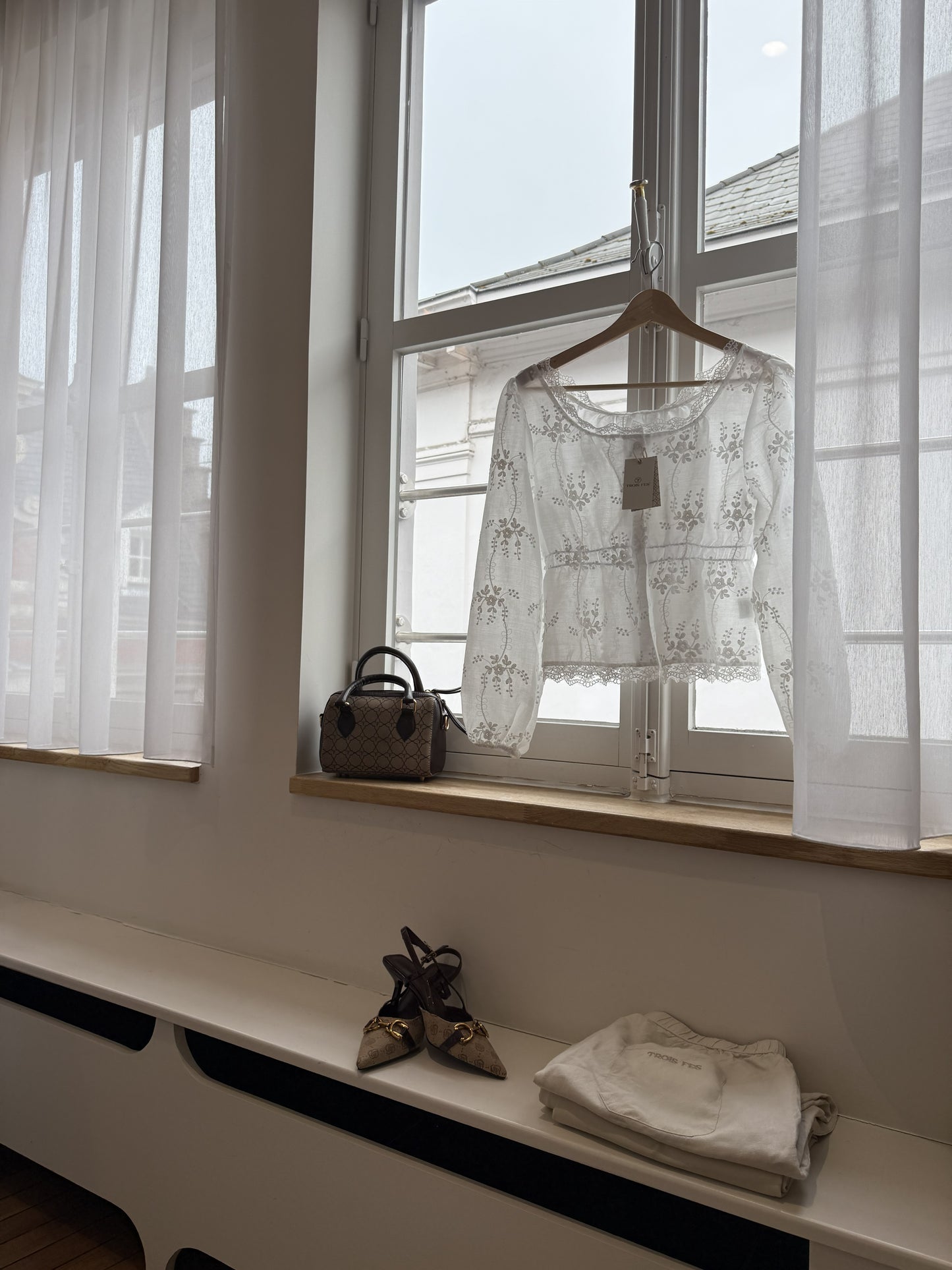 LUNA blouse limited edition